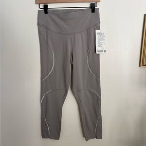 Lululemon Athletica Base Pace HR Crop 23” Gray Leggings Reflective Womens size 8